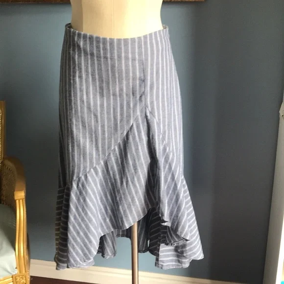 Gray striped asymmetric ruffled maxi 1/4 side zip trendy fall skirt size S - Picture 1 of 10